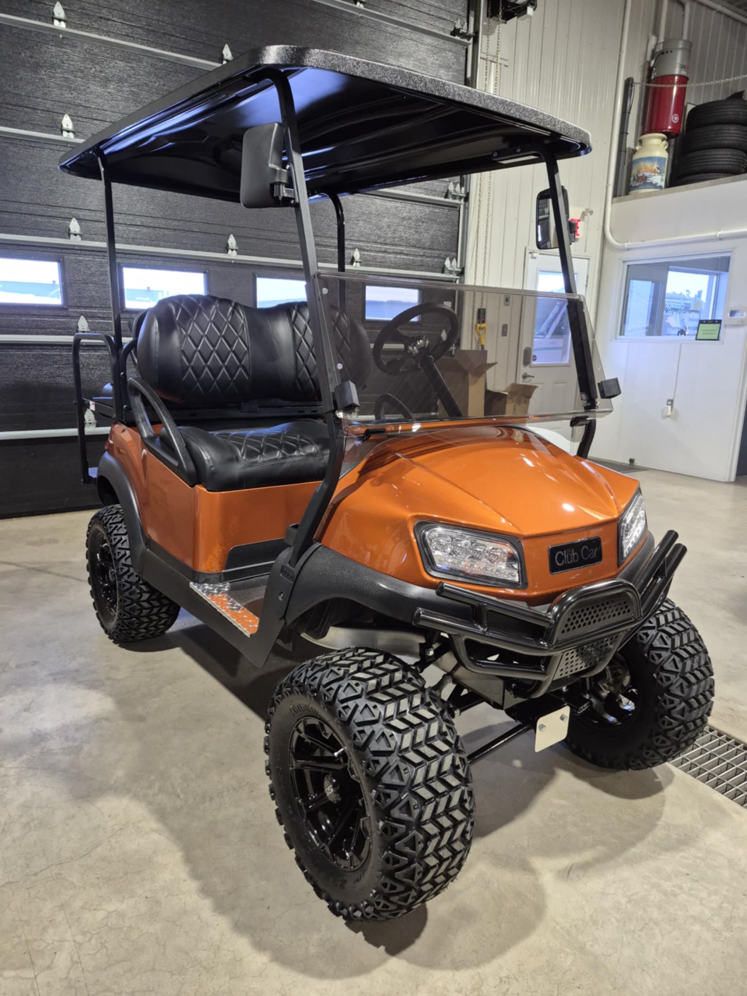 Club Car Tempo 2022   Orange  Lifté 6''