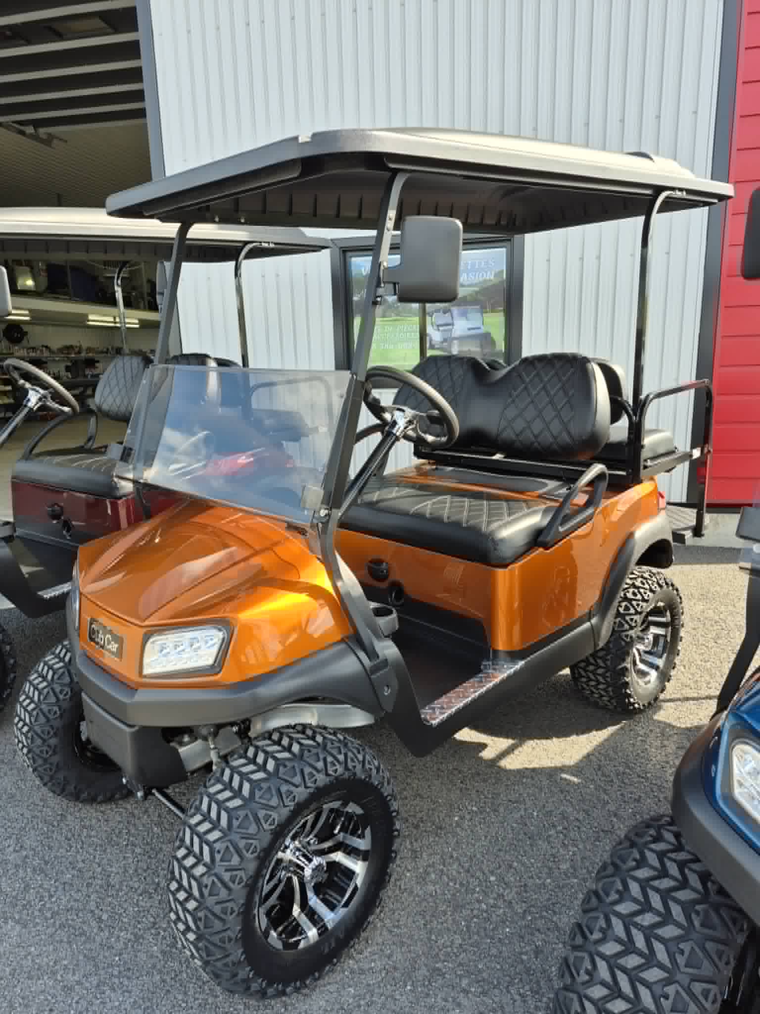 Club Car Tempo 2023 Lifté     Orange brûlé